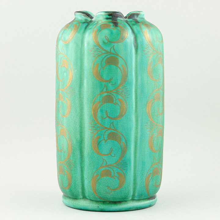 ヴィルヘルム・コーゲ  緑色のベース  金色の装飾  22cm  1924年