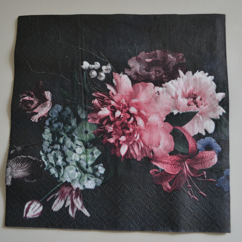 Decoupage servett - blommor på svart botten