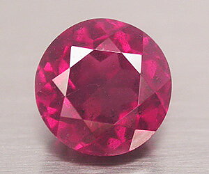 Impresionante granate rodolita natural con talla de diamante de 1,40 ct y 6,2 mm