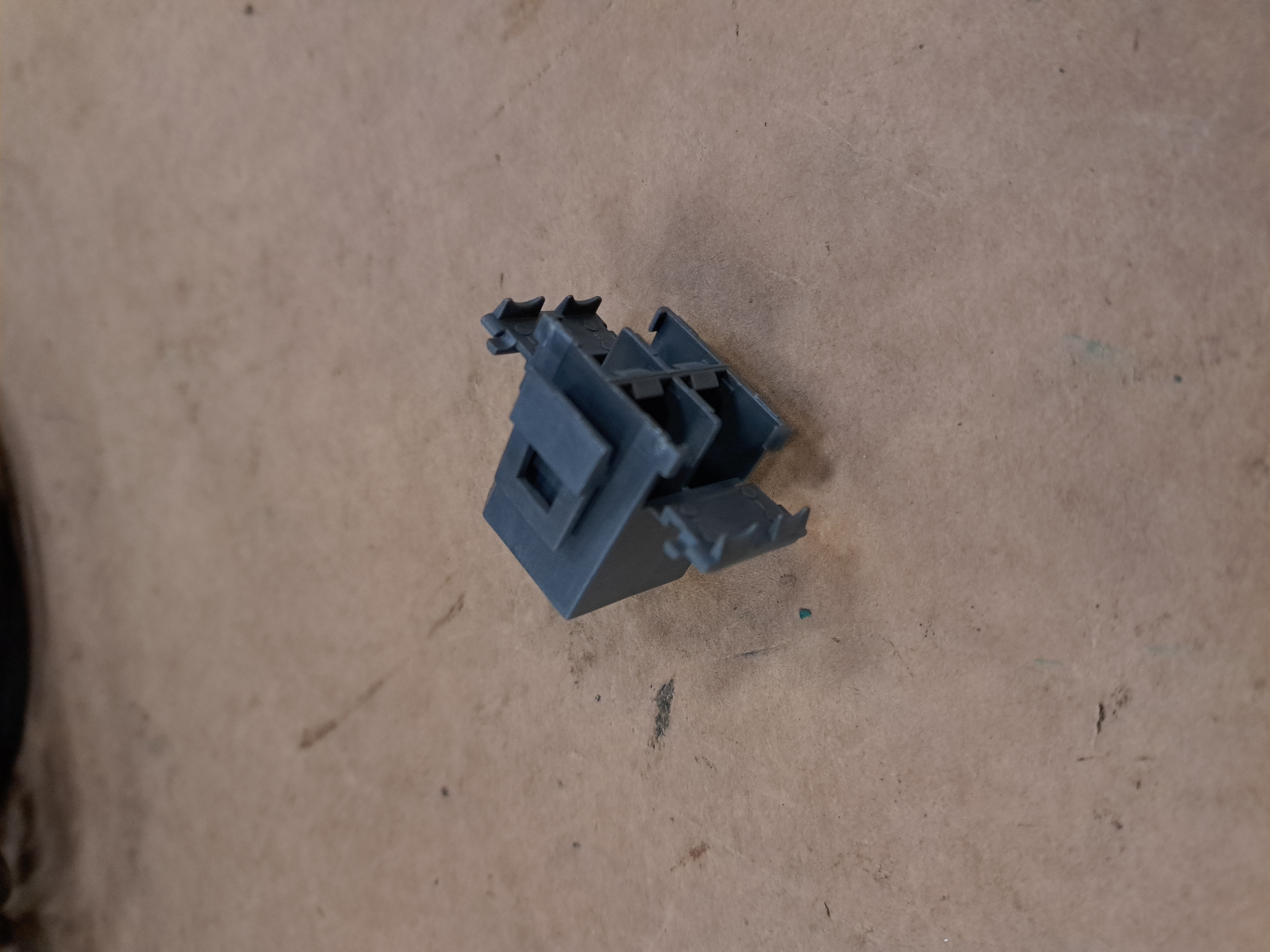Hylsisolator / Isolator