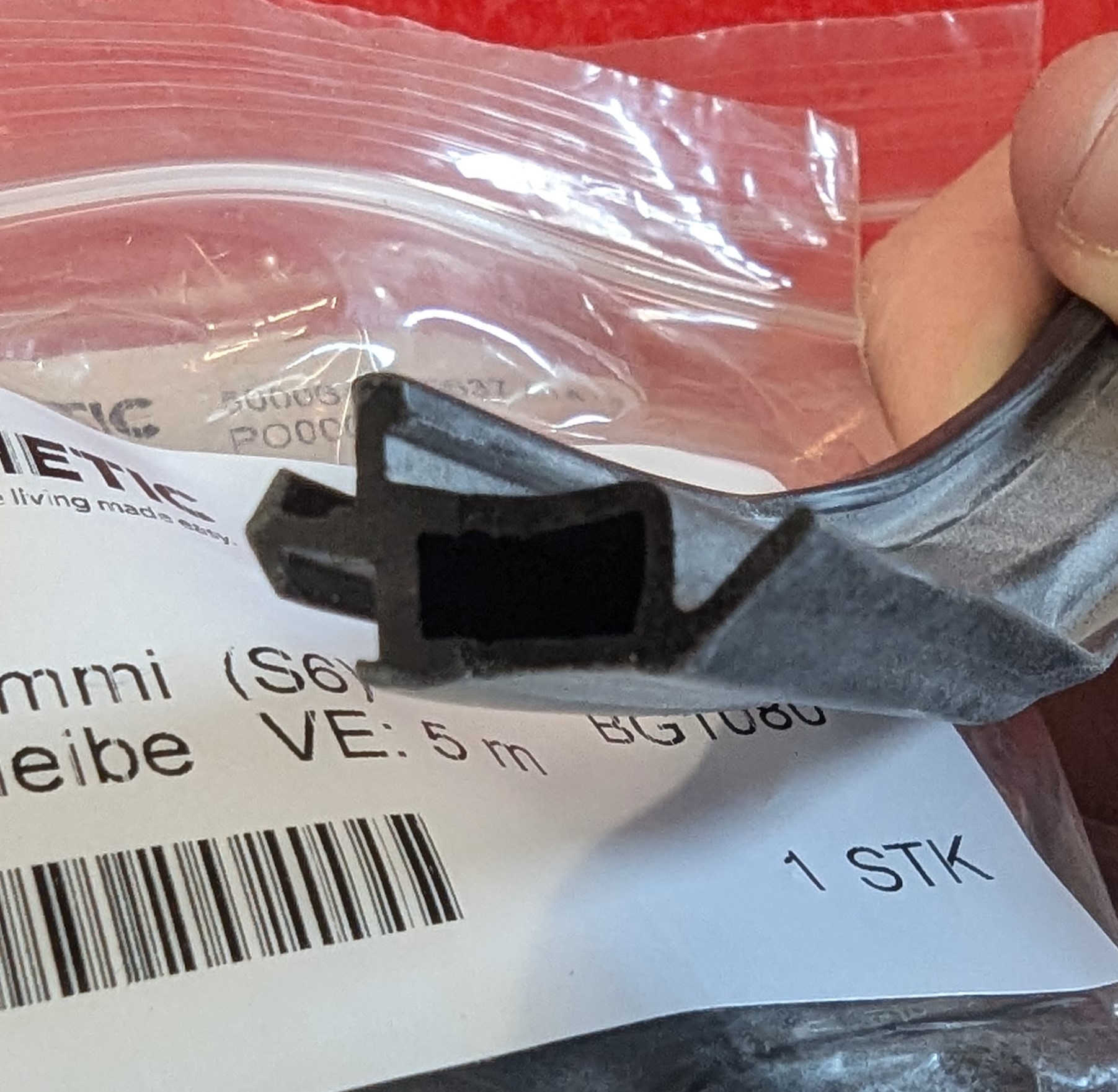 Sealing strip S6 & P6 windows