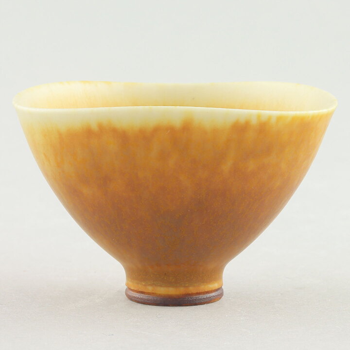 Berndt Friberg (1960s) Unique Brown Triangular Haresfur Bowl 4,5 cm