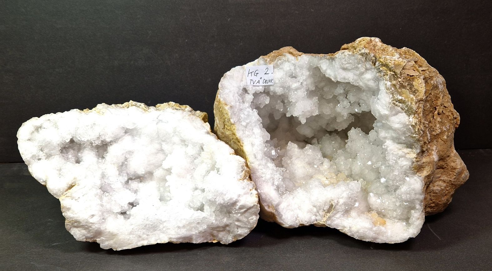 Bergkristall Kvarts Geode i två delar - ca 22 cm