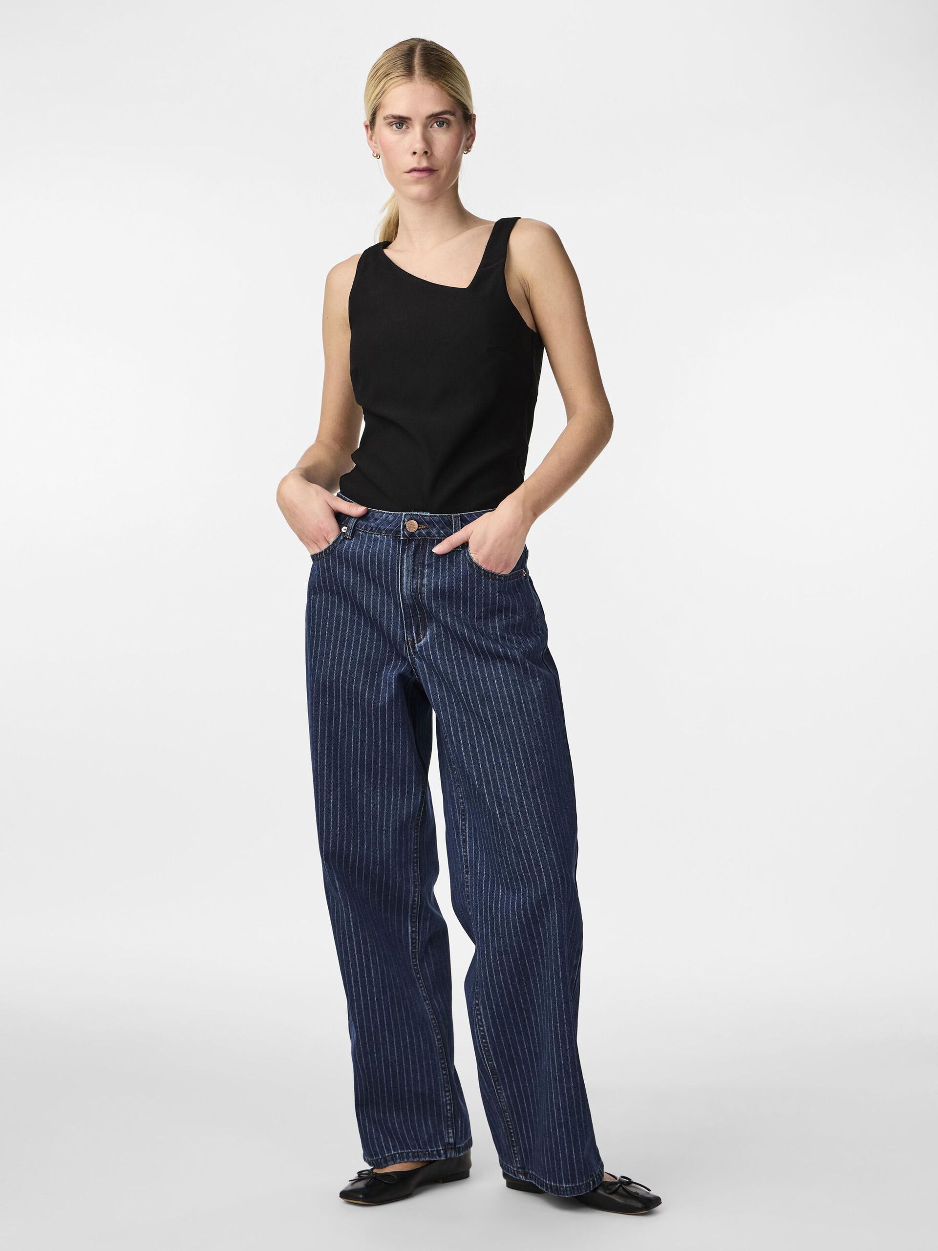 YAS Antila Sleeveless Top - 3