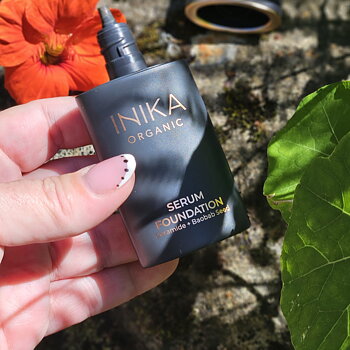 Serum Foundation INIKA