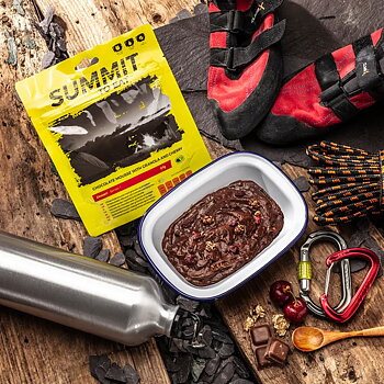 Summit To Eat | Chocolate Mousse with Granola & Cherry  | Frystorkad mat | 97g