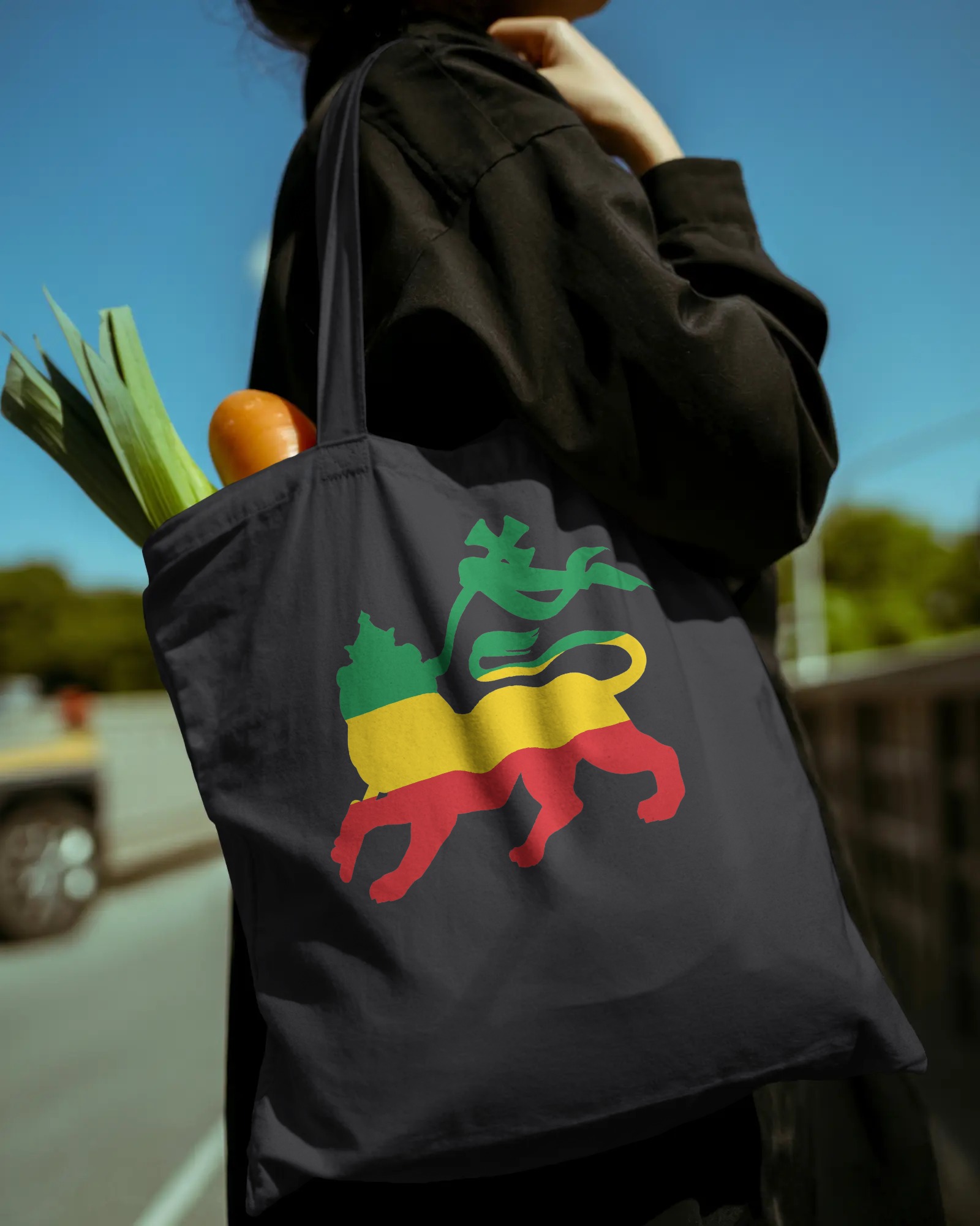 Conquering Lion Tote Bag Black 
