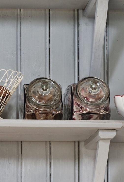 Glass jar, horizontal/stackable with lid - small