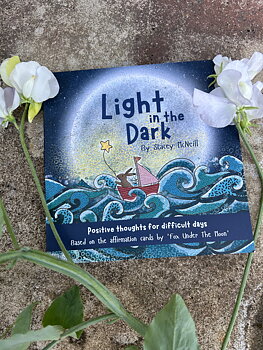 Minibok- Light in the Dark