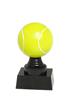 Tennisstatyett med multifärgad boll