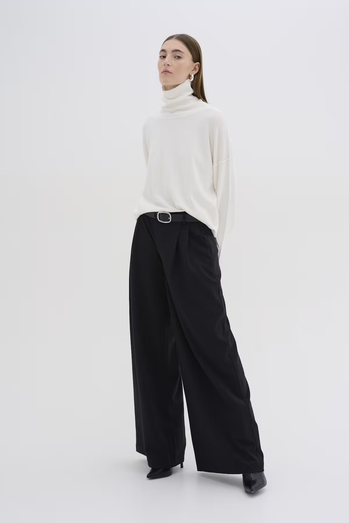 EmmaMW Knit Rollneck Pullover - My Essential Wardrobe - 3