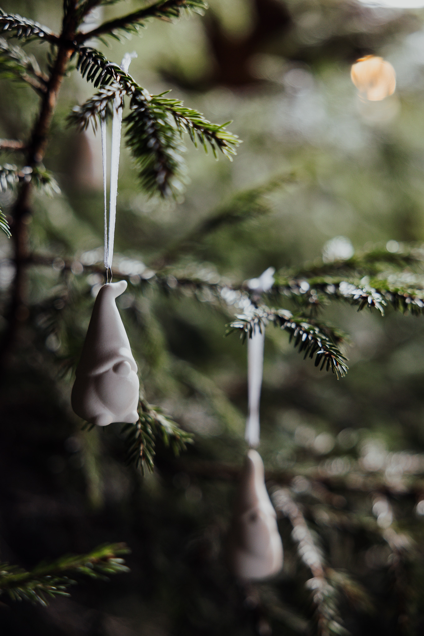 Malte hanging elf - Christmas elf - 2.5x5 cm - 2