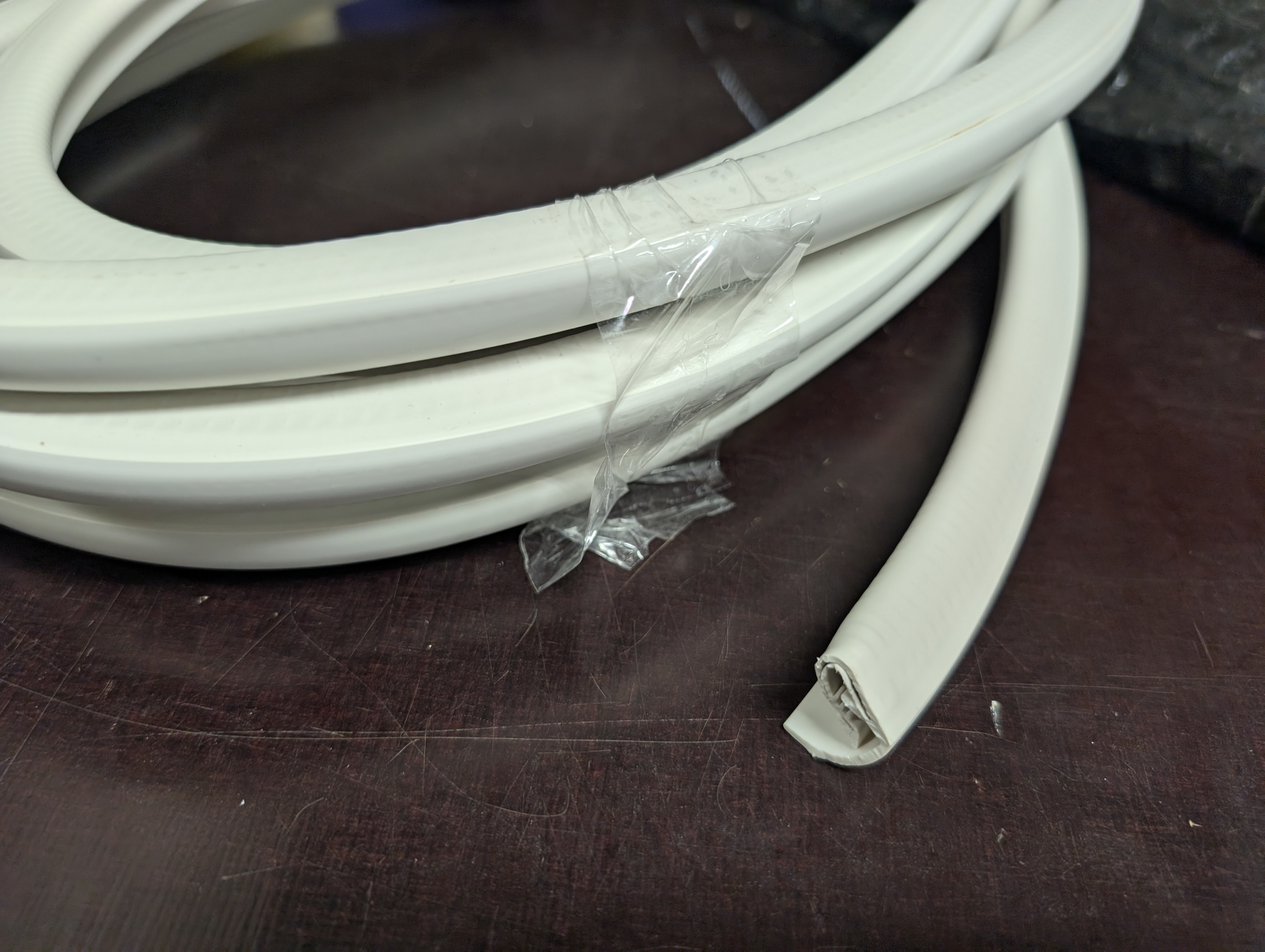 List sealing door lining