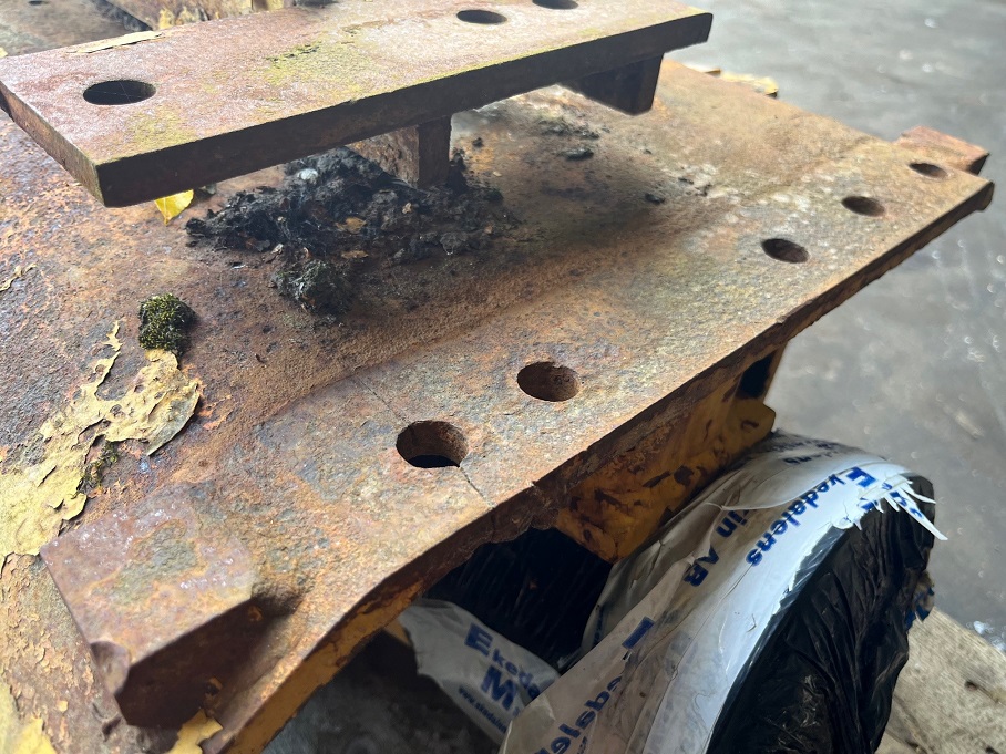 Rear axle bridge with diff - 4