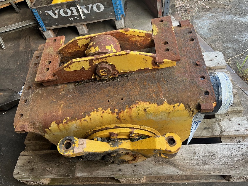Rear axle bridge with diff