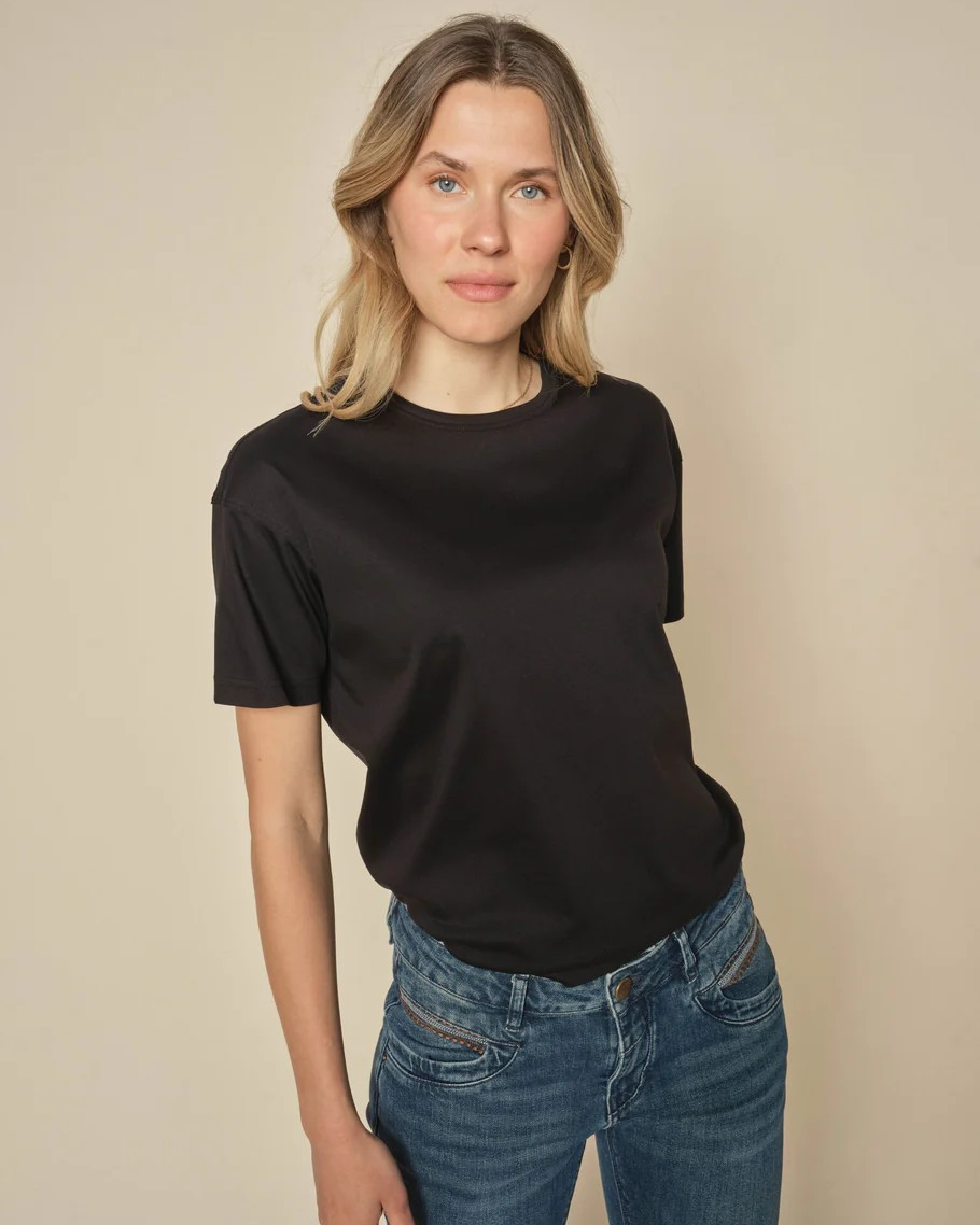Aina O-SS Tee - Black - Mos Mosh