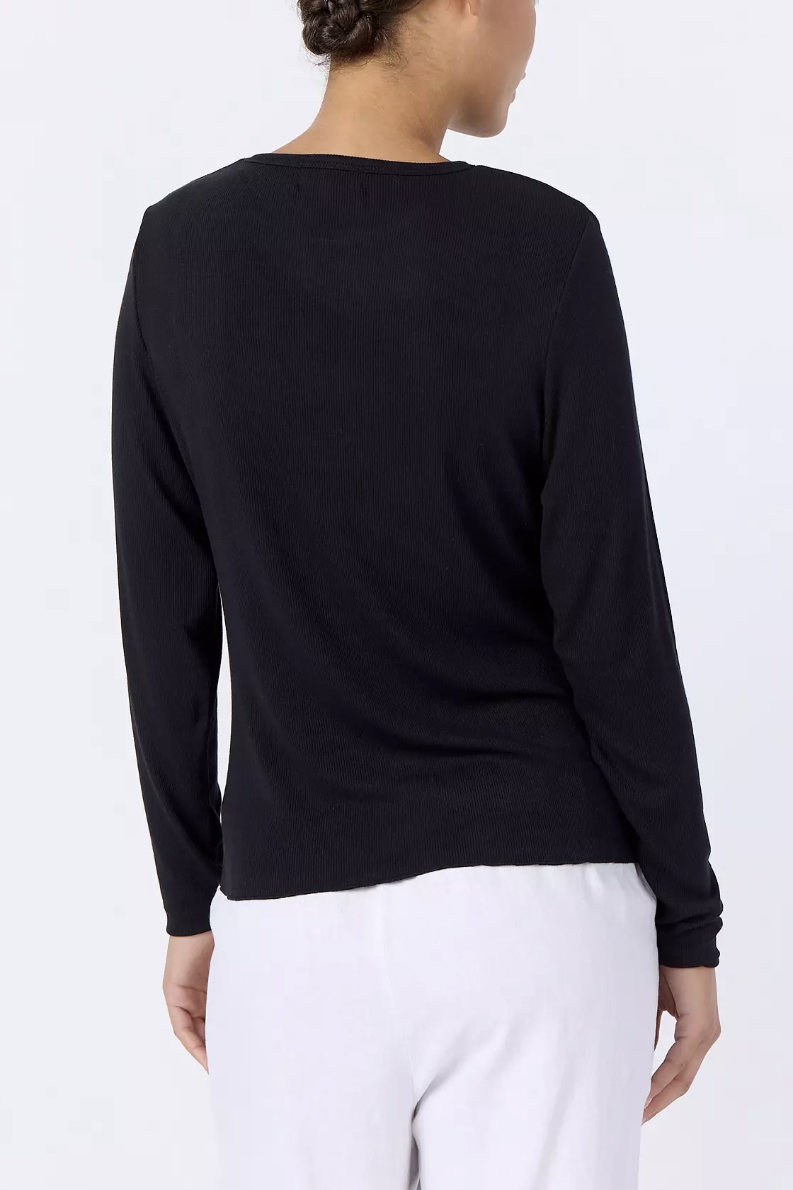 Leveté Room - Ika 4 T-Shirt Black - 3