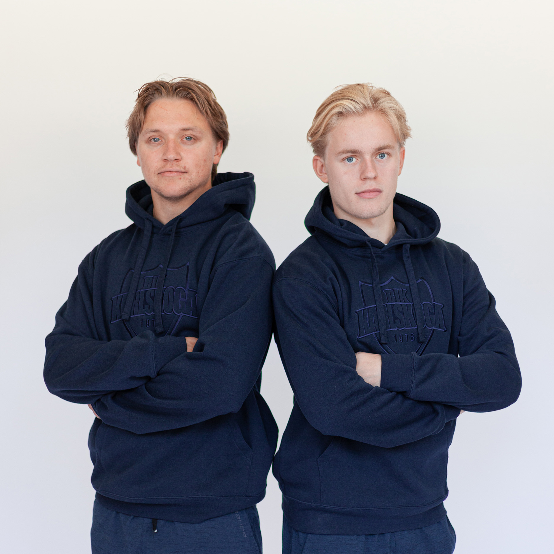 Hoodie med brodyr - 2