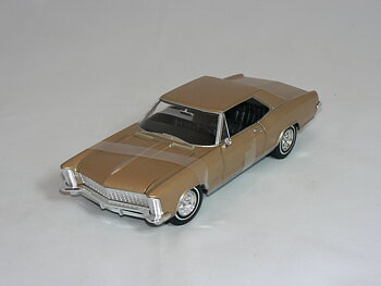 Buick Riviera Grand Sport -1965   1:24  Welly