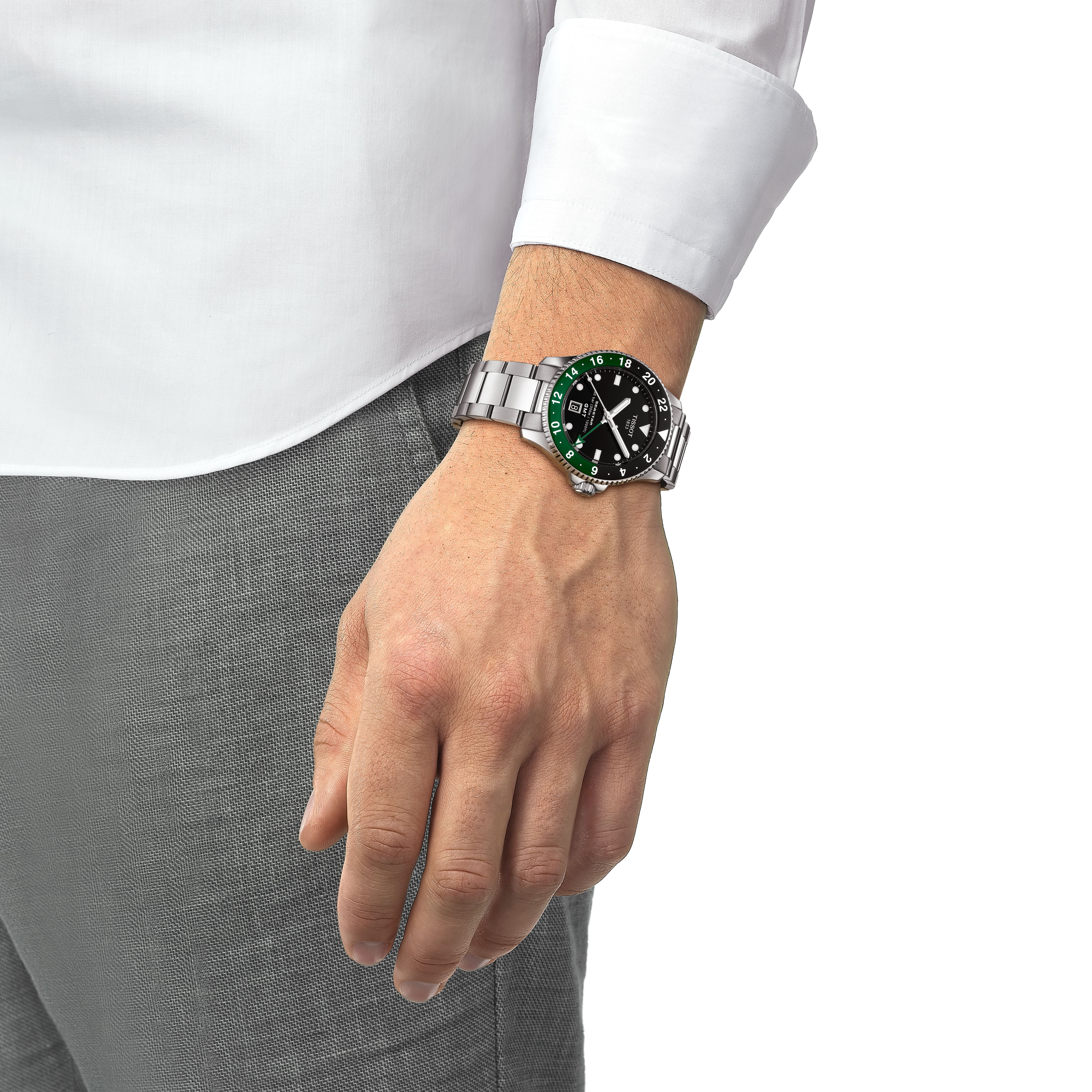 T120.852.11.051.00 Tissot Seastar 1000 GMT 40 pose