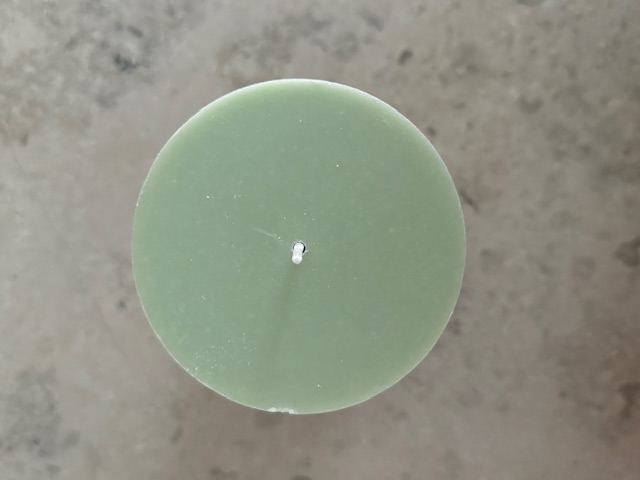 LIGHTGREEN Pillars SWAN-label 100% stearin 9,6x20cm - 3
