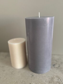 DARK GRÅ Pillars SWAN-label 100% stearin 9,6x20cm