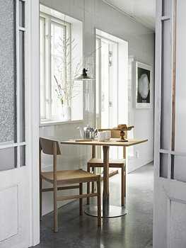 Cafébord 70 x 70 ROD vitpigmenterad ek Mavis