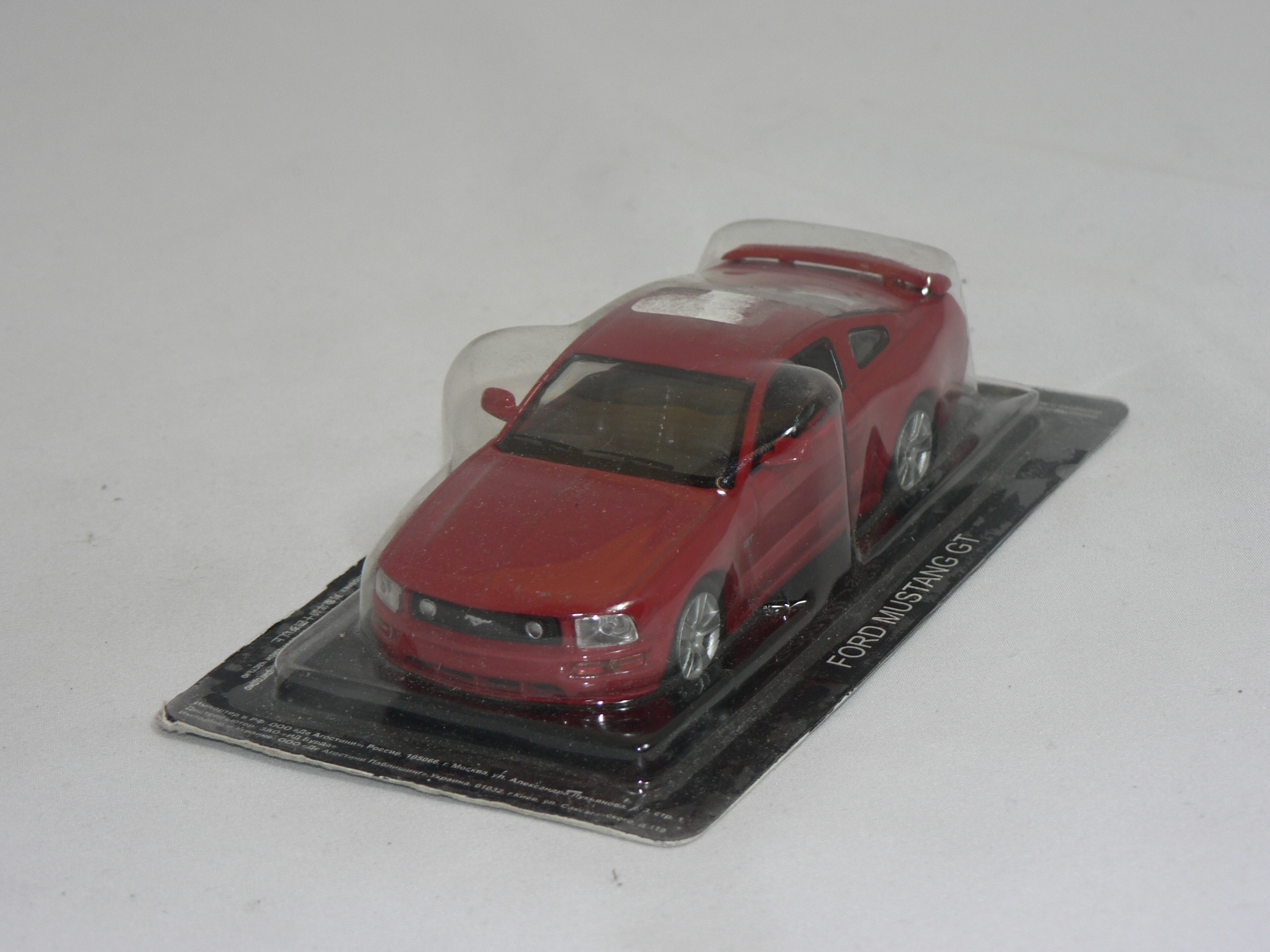 Ford Mustang    1:43  Atlas
