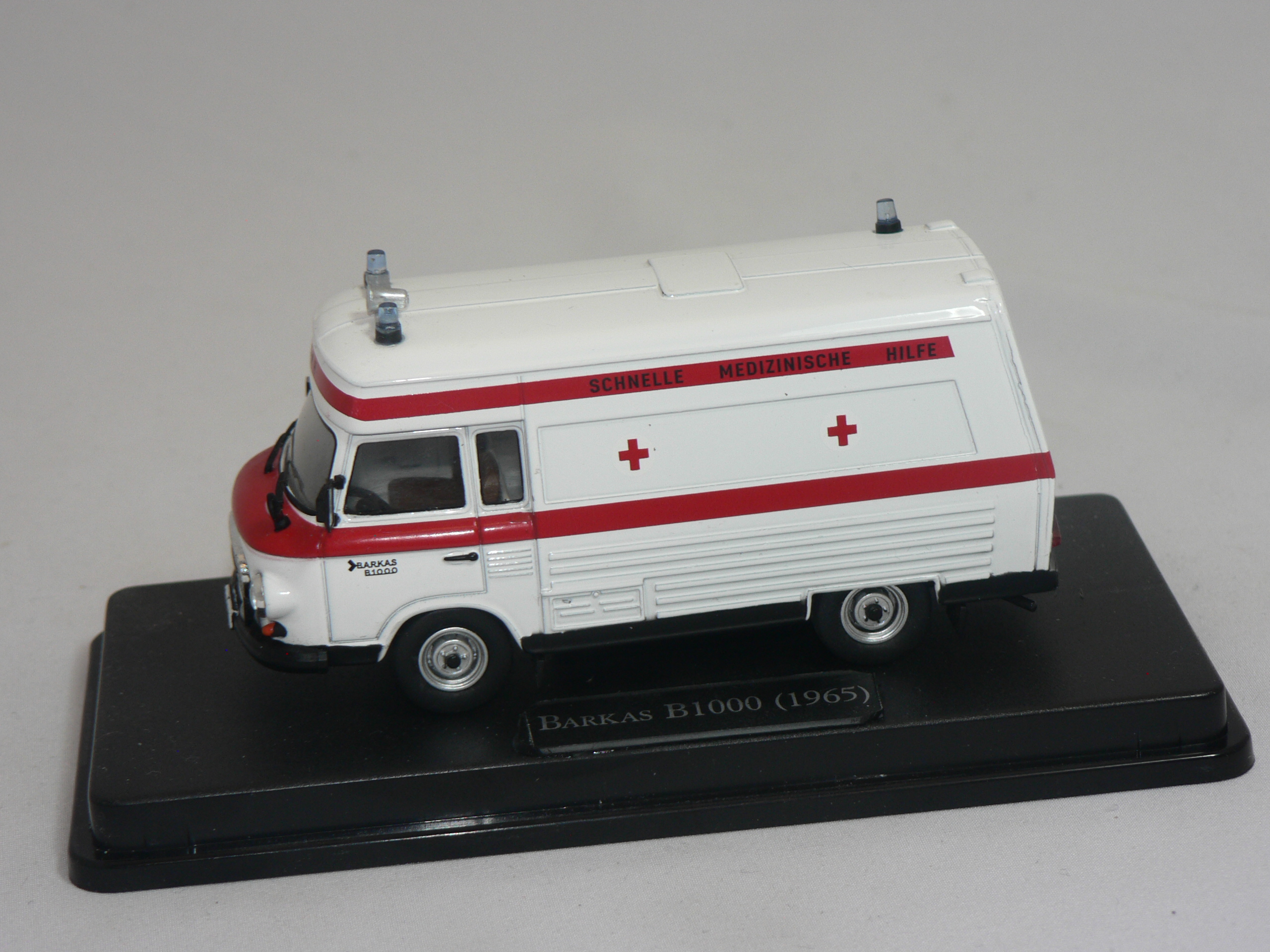 Barkas B1000 1965 Ambulans  1:43 Atlas - 3