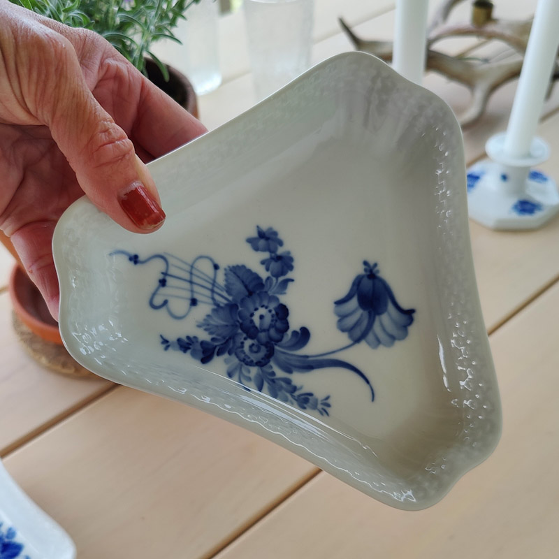 Blå blomster serveringsfat 1881 från Royal Copenhagen