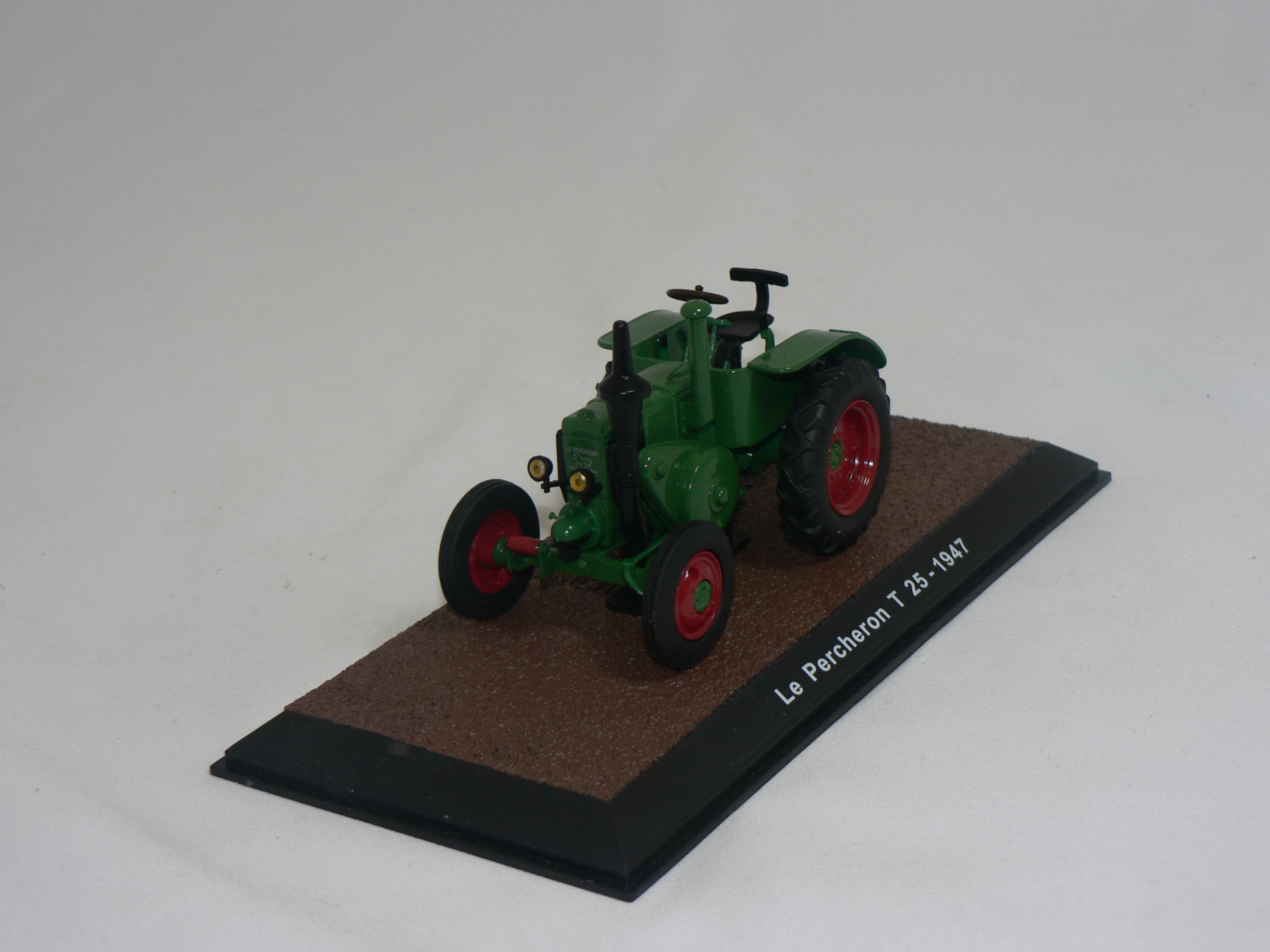 Le Percheron T 25  1947 1:32 Atlas