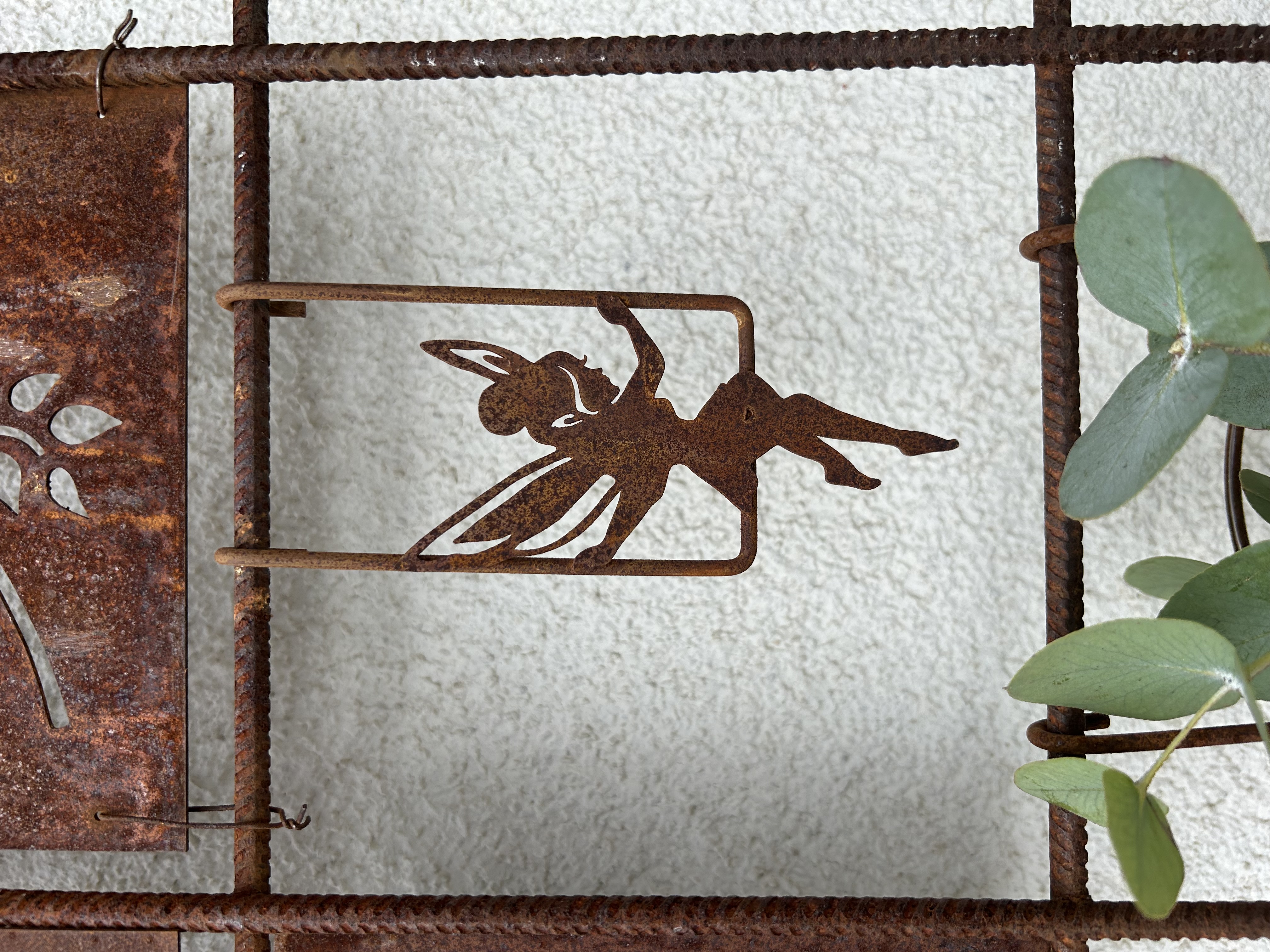 Rostig GUNGANDE ÄLVA till armeringsnät