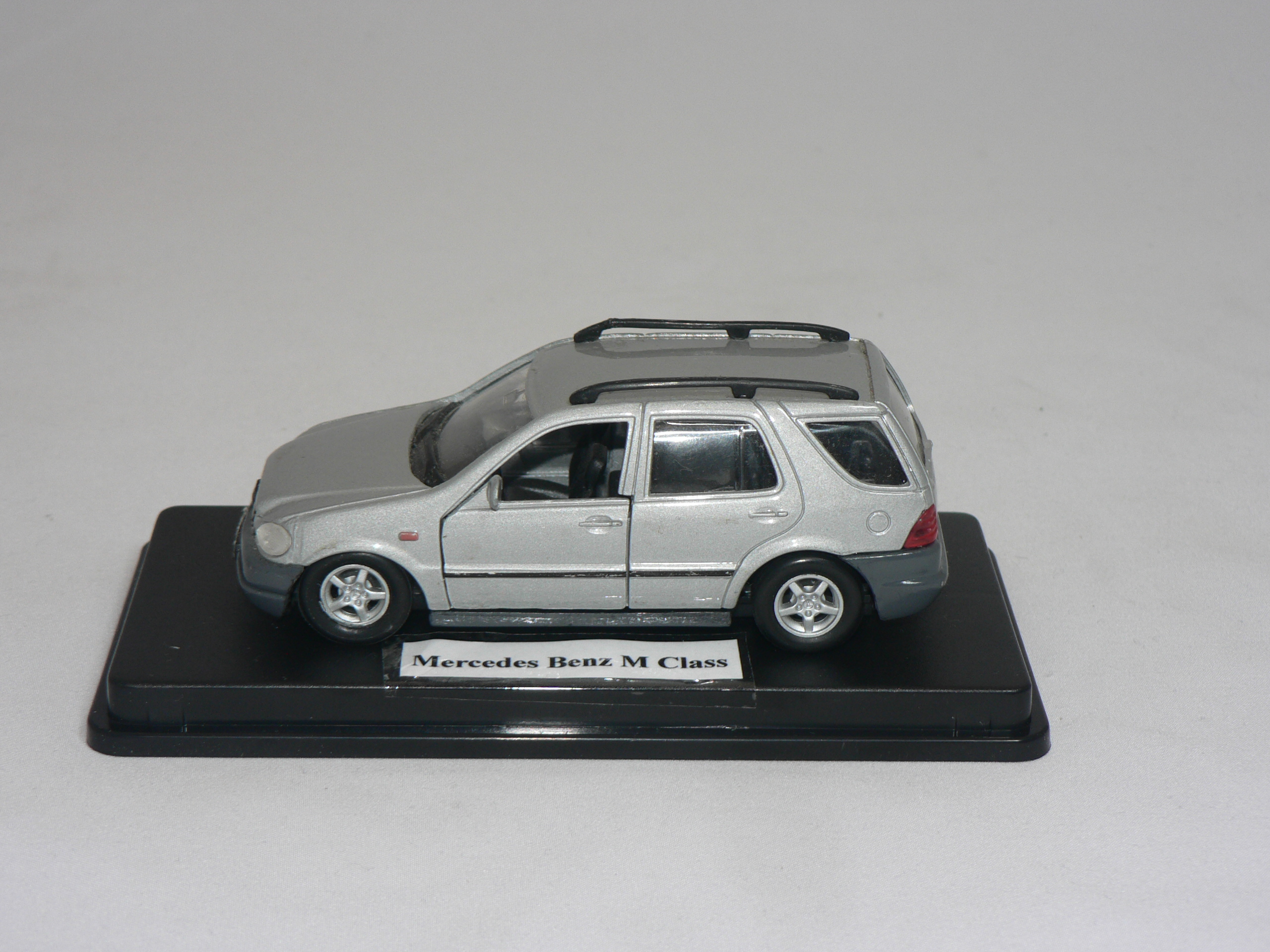 Mercedes  Benz M Class  1:43  Atlas - 3
