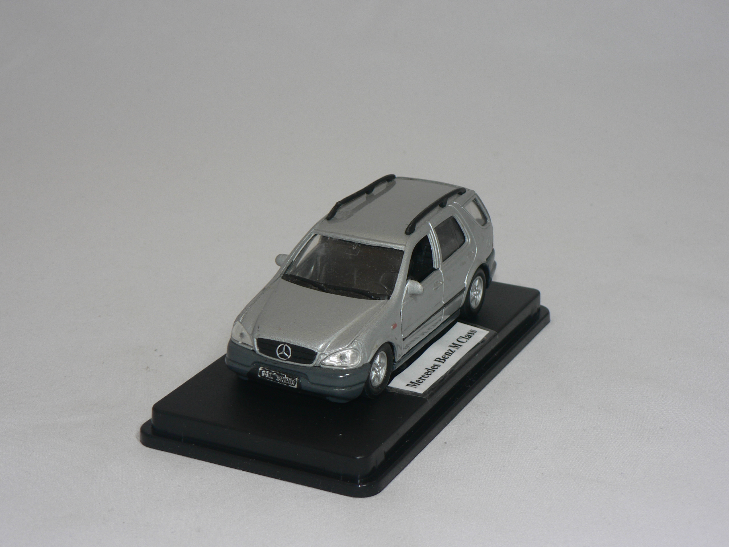 Mercedes  Benz M Class  1:43  Atlas