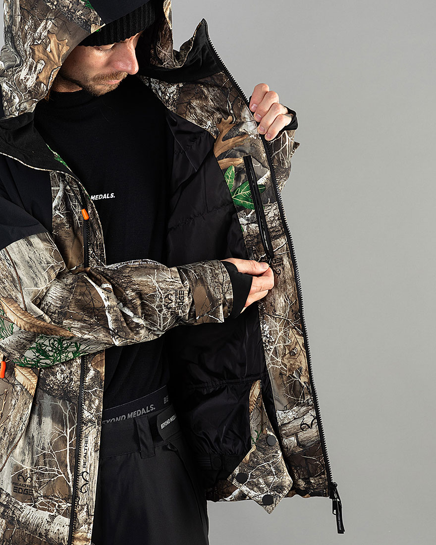 Beyond Medals Snowboard Jacket - Fullzip Jacket 2L Realtree