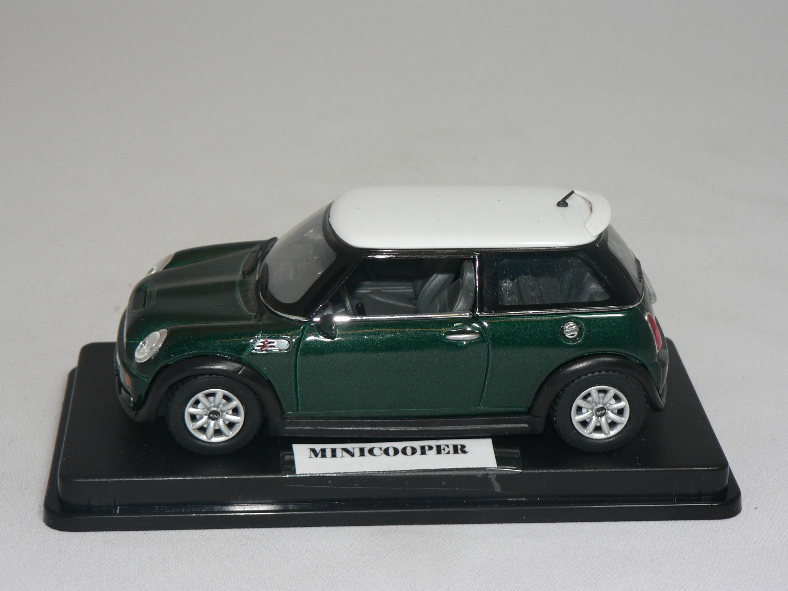 Mini Cooper    1:36   Welly - 3