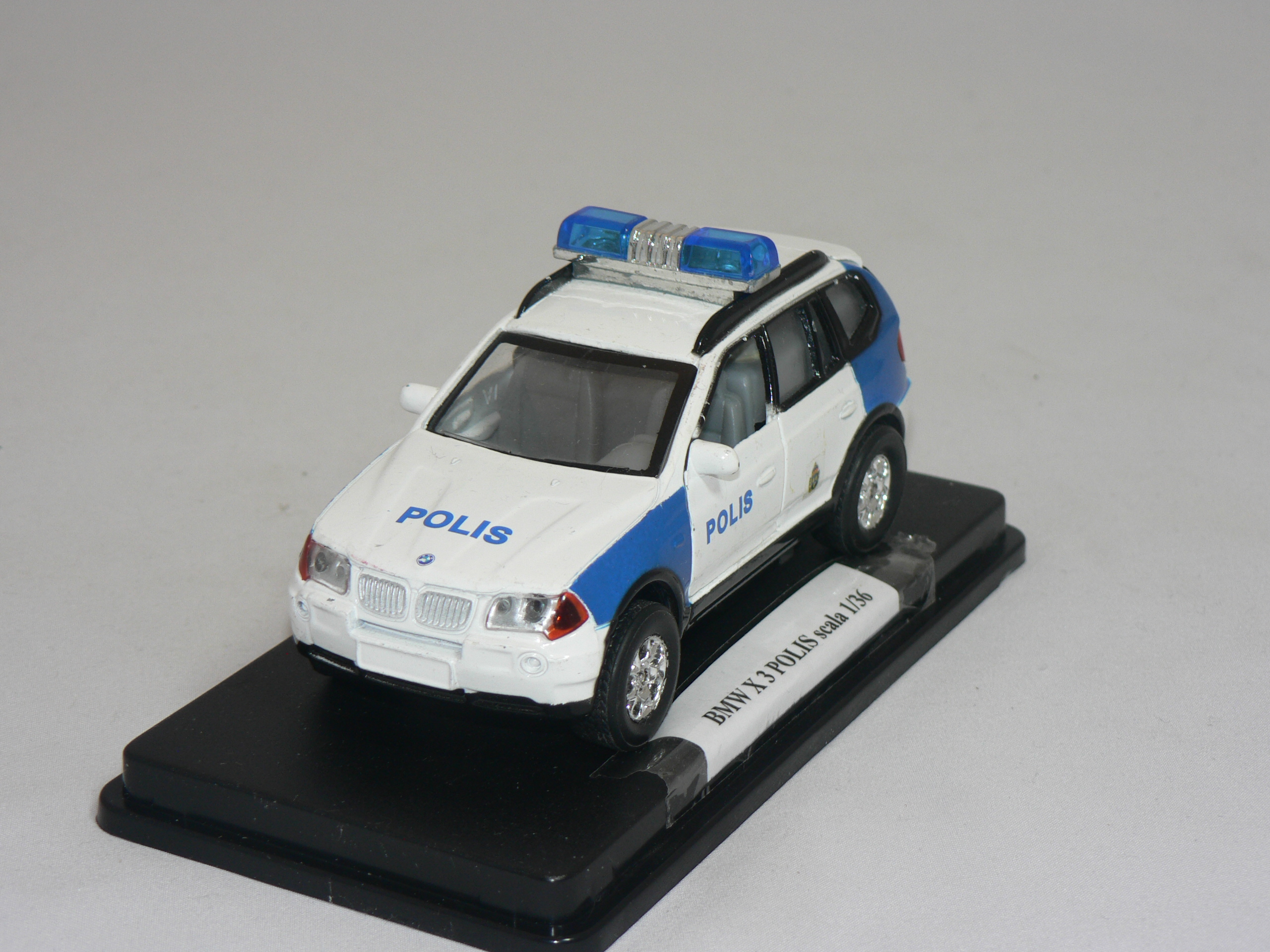 BMW X3 Polis   1:36  Welly