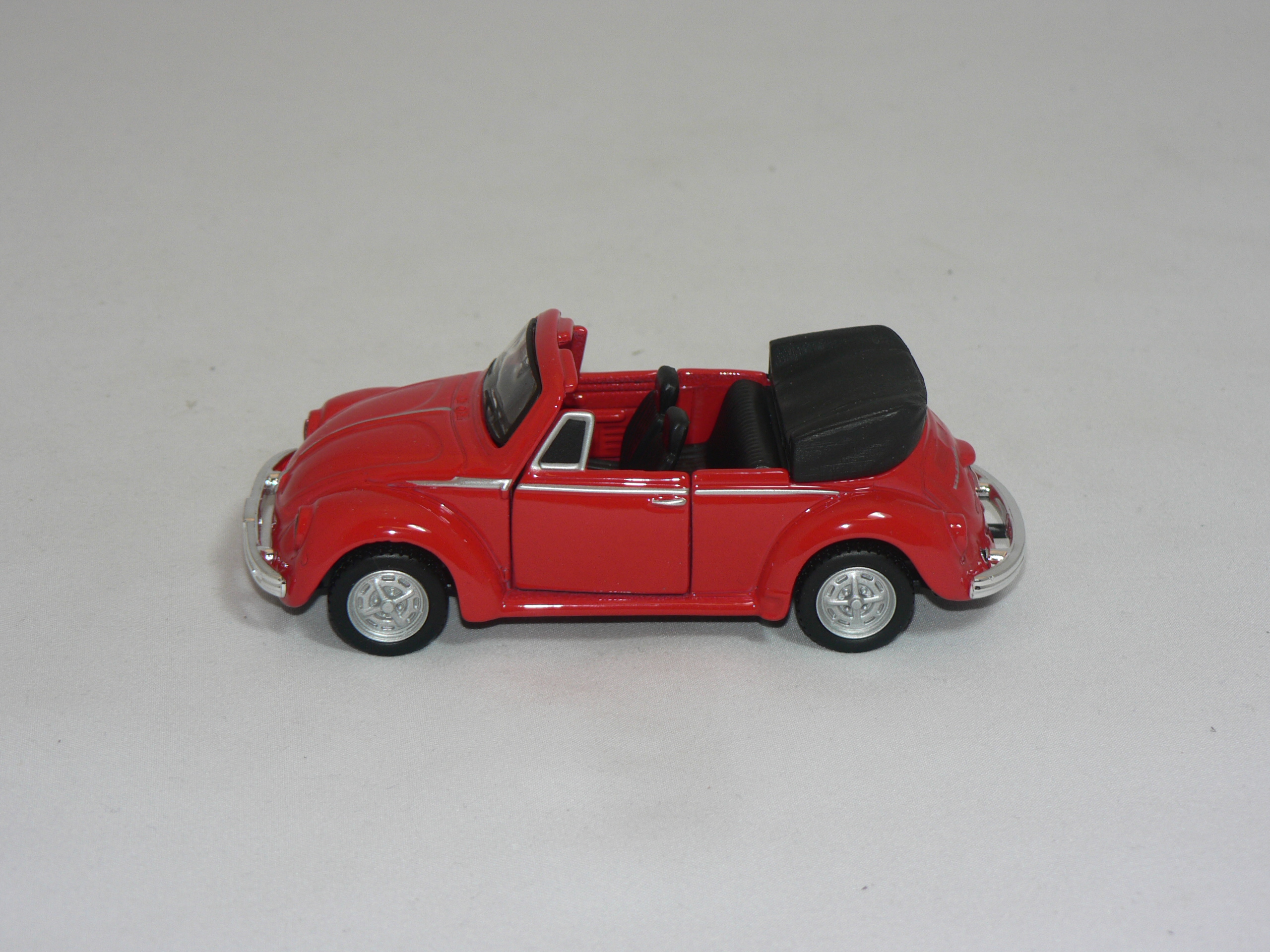 Vw 1303 Cab  1:36  Maisto - 3