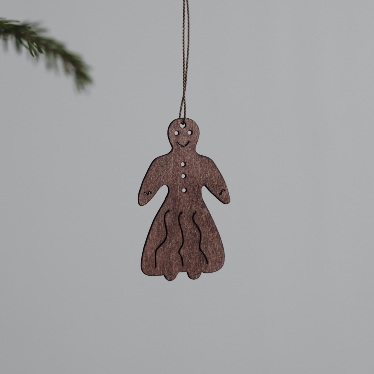 Alva Pepparkaksgumma Hängande Dekoration - Brun - 2