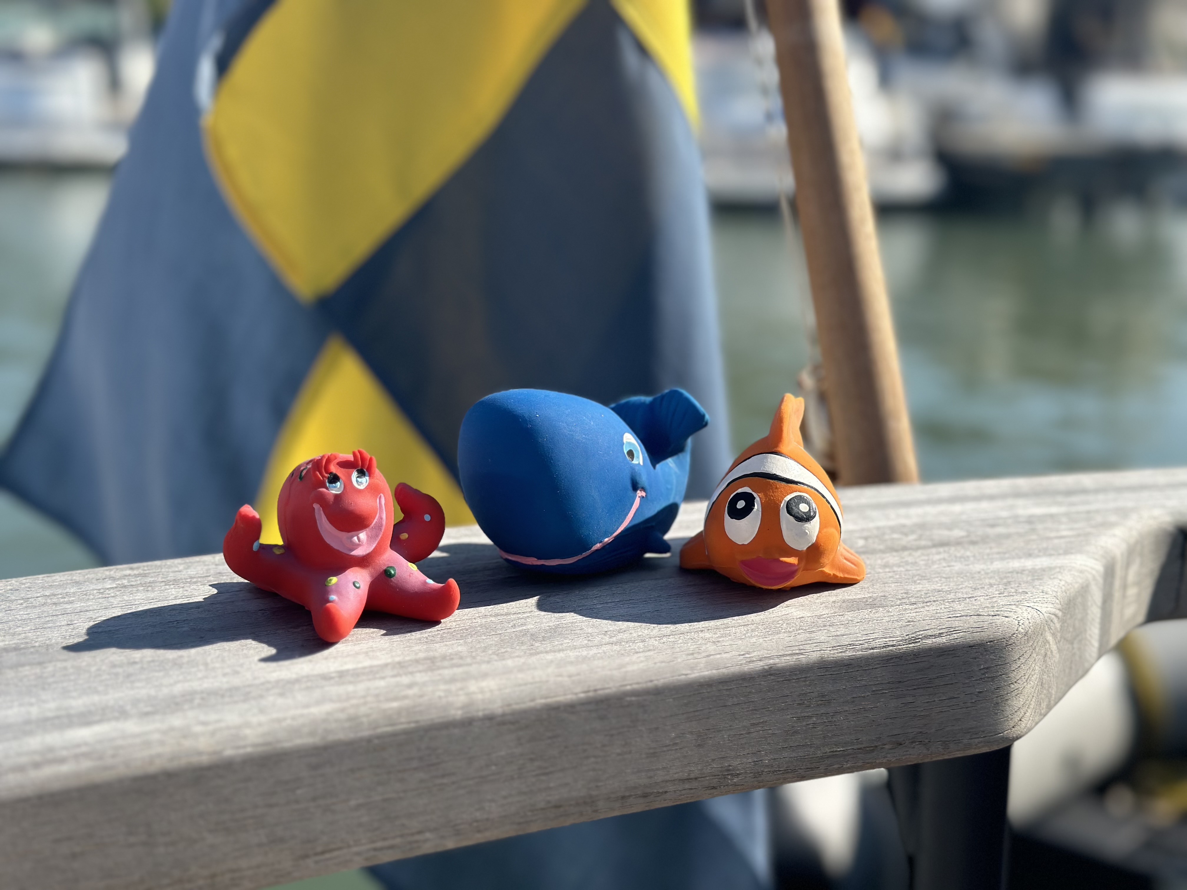 3 baddjur; sjöstjärna, val och nemo