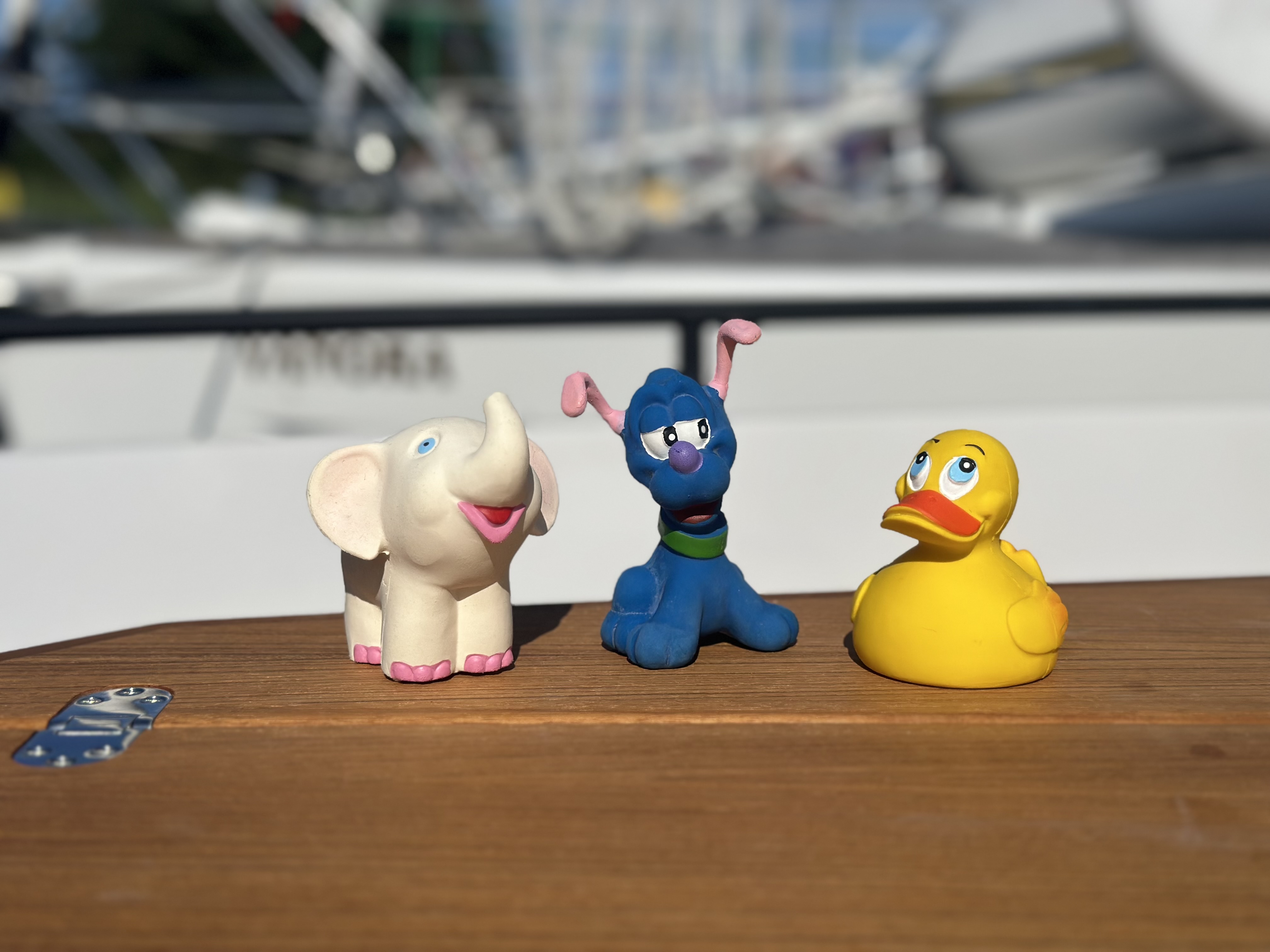 3 baddjur; elefant, hund och anka