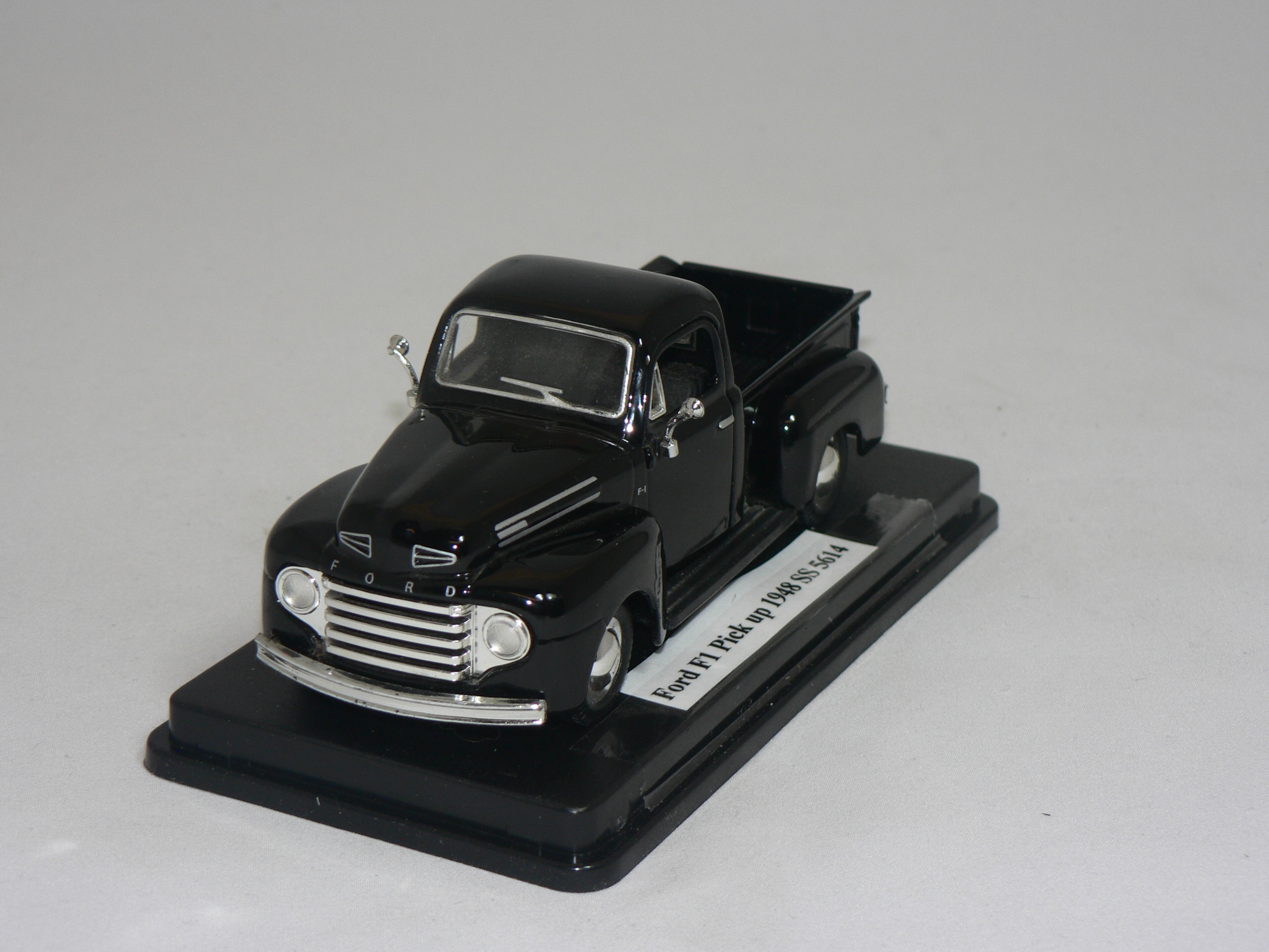 Ford F1 Pick Up  1948  1:36  Welly