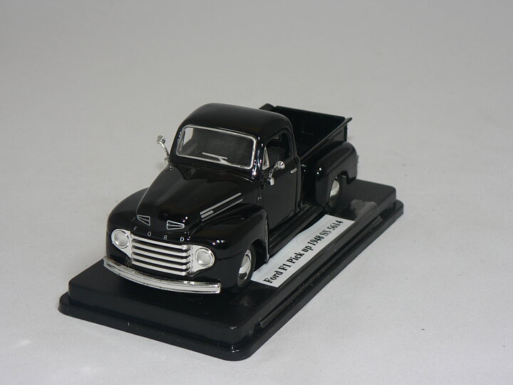 Ford F1 Pick Up  1948  1:36  Welly