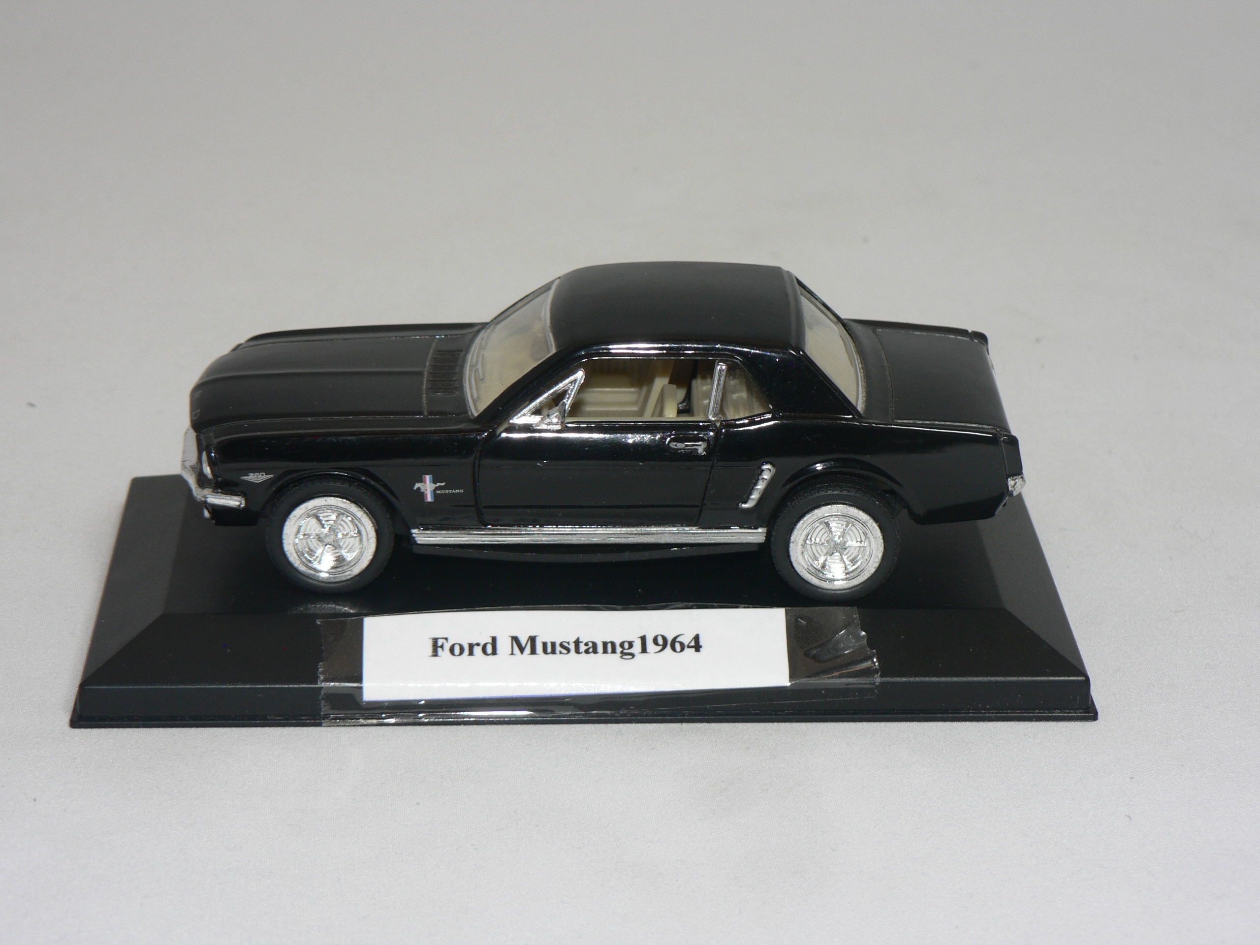 Ford Mustang    1965   1964    1:36  Welly - 3