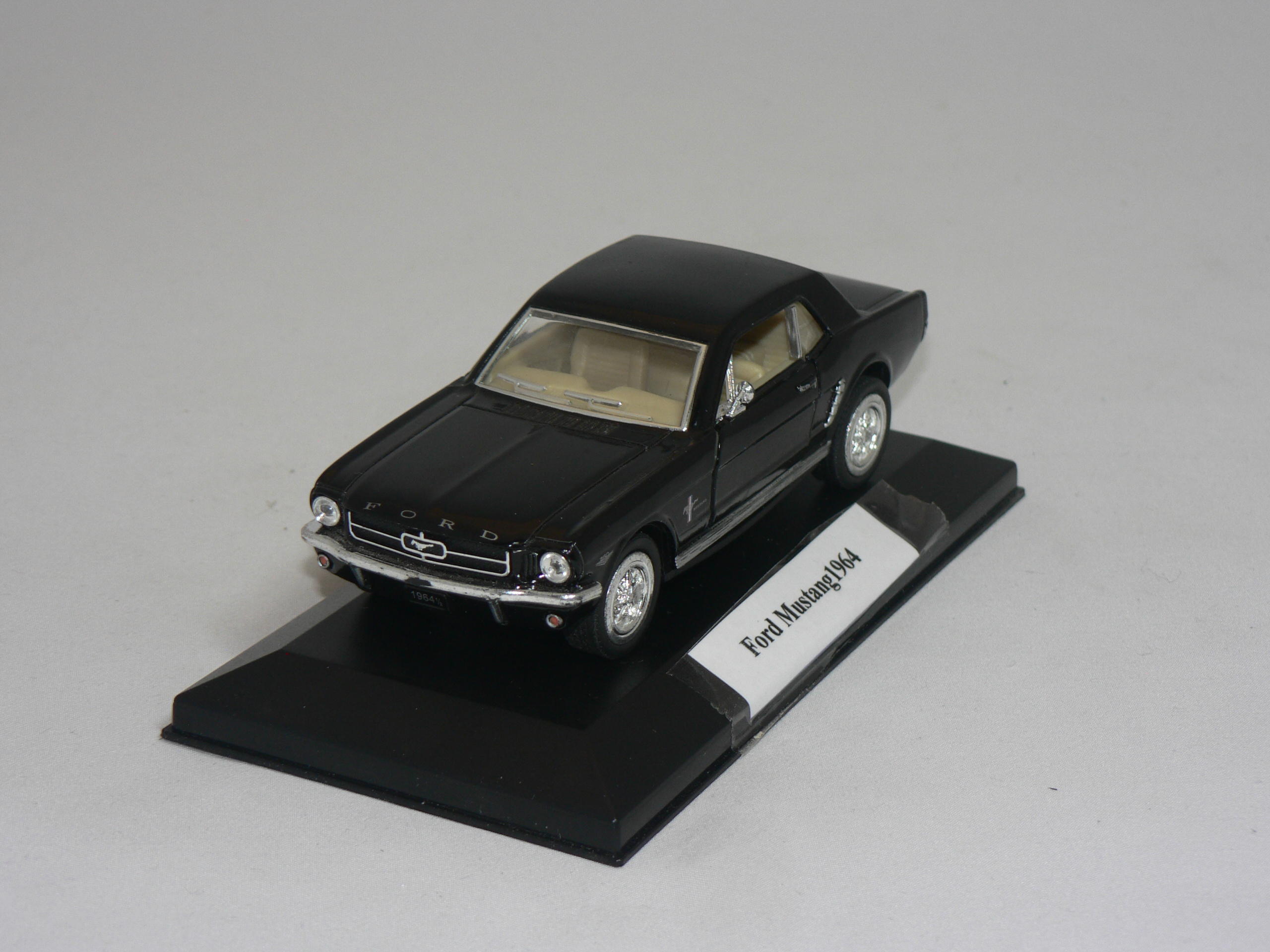 Ford Mustang    1965   1964    1:36  Welly