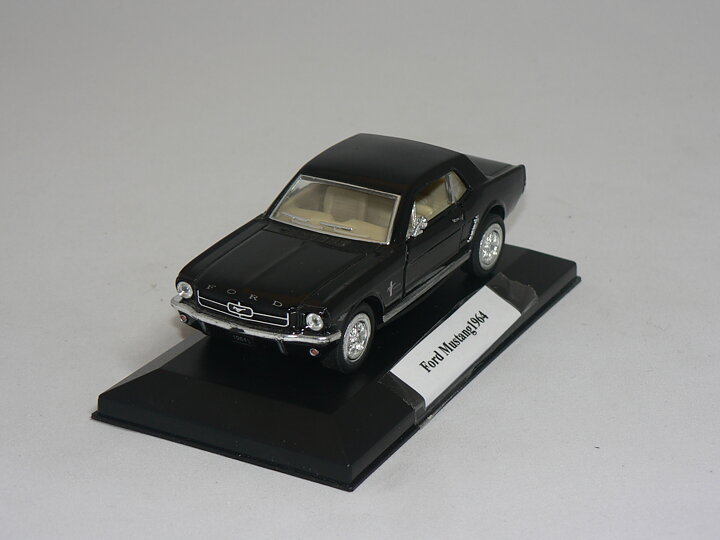 Ford Mustang    1965   1964    1:36  Welly