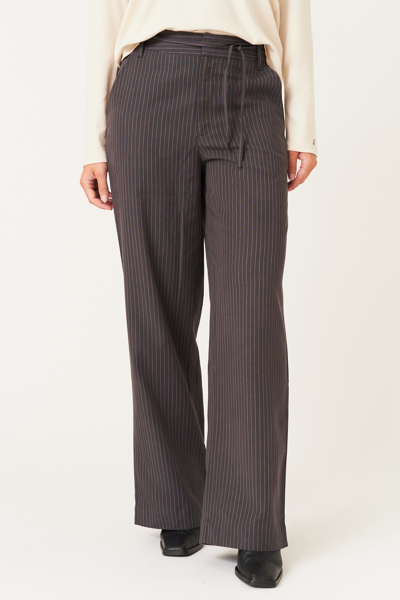 Angela trouser  platinum - 4
