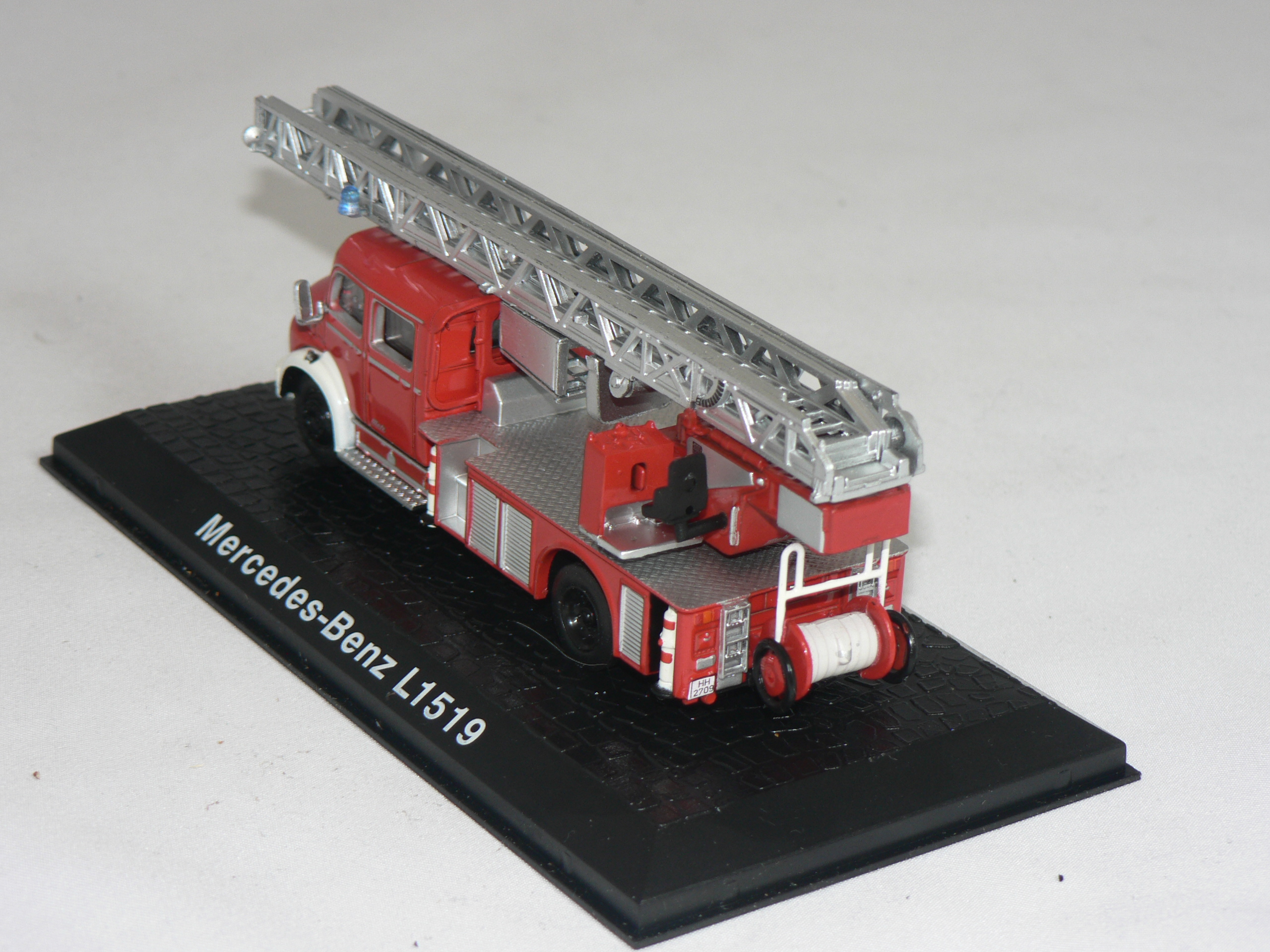 Mercedes Benz  L1519  Brandbil  1975  1:43 Atlas - 2