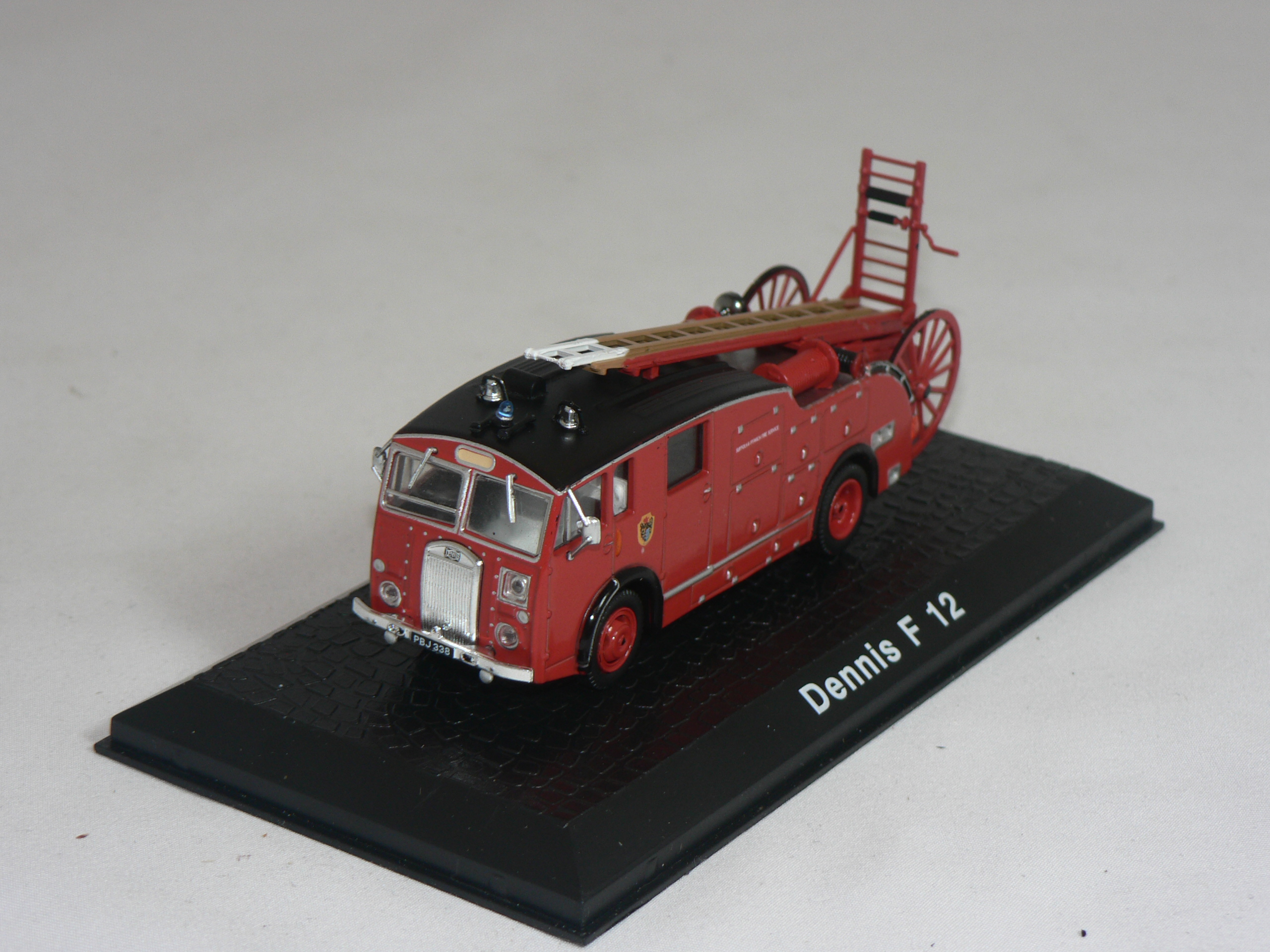 Dennis F 12  1951  Brandbil  1:72  Atlas
