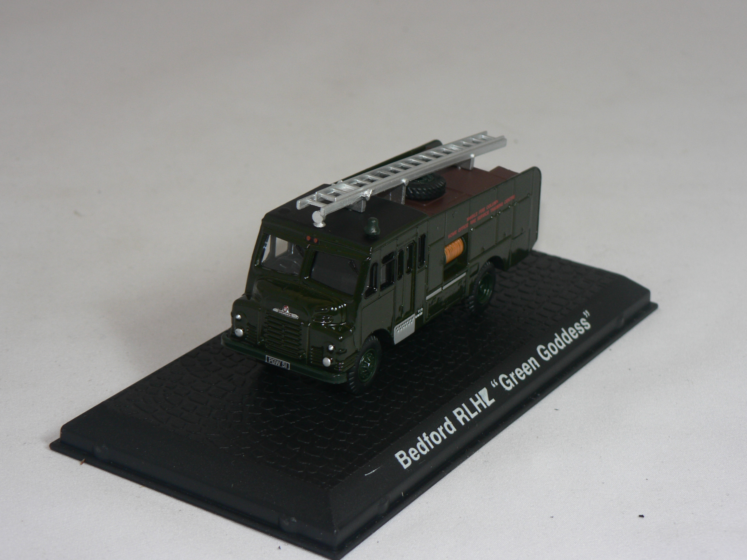 Bedford RLHZ  "Green Goddess"  Brandbil  1:72  Atlas